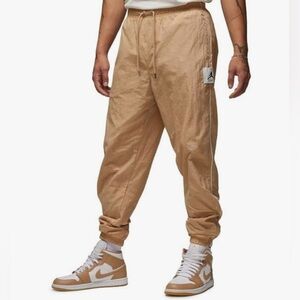 NWT Nike Men's Jordan Essentials Warm Up Pants lightweight Standard Fit Med.